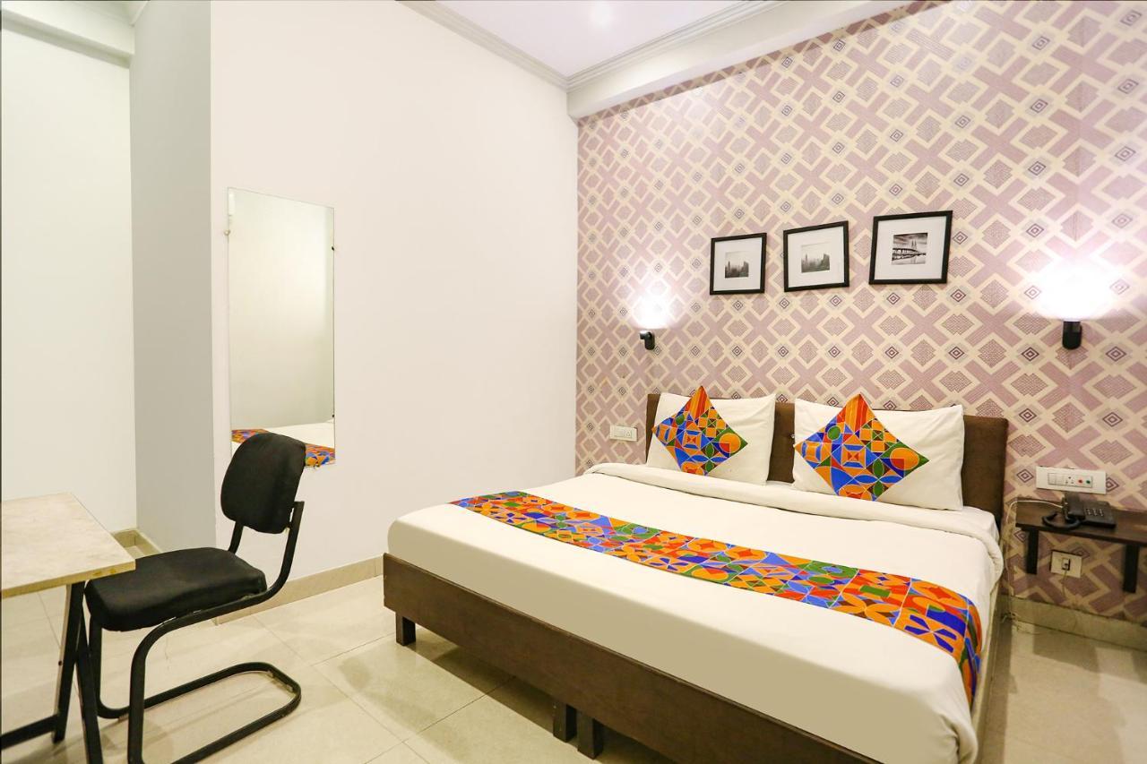Fabhotel Novel Suites - Nr Yashobhoomi Convention Centre New Delhi Exterior photo
